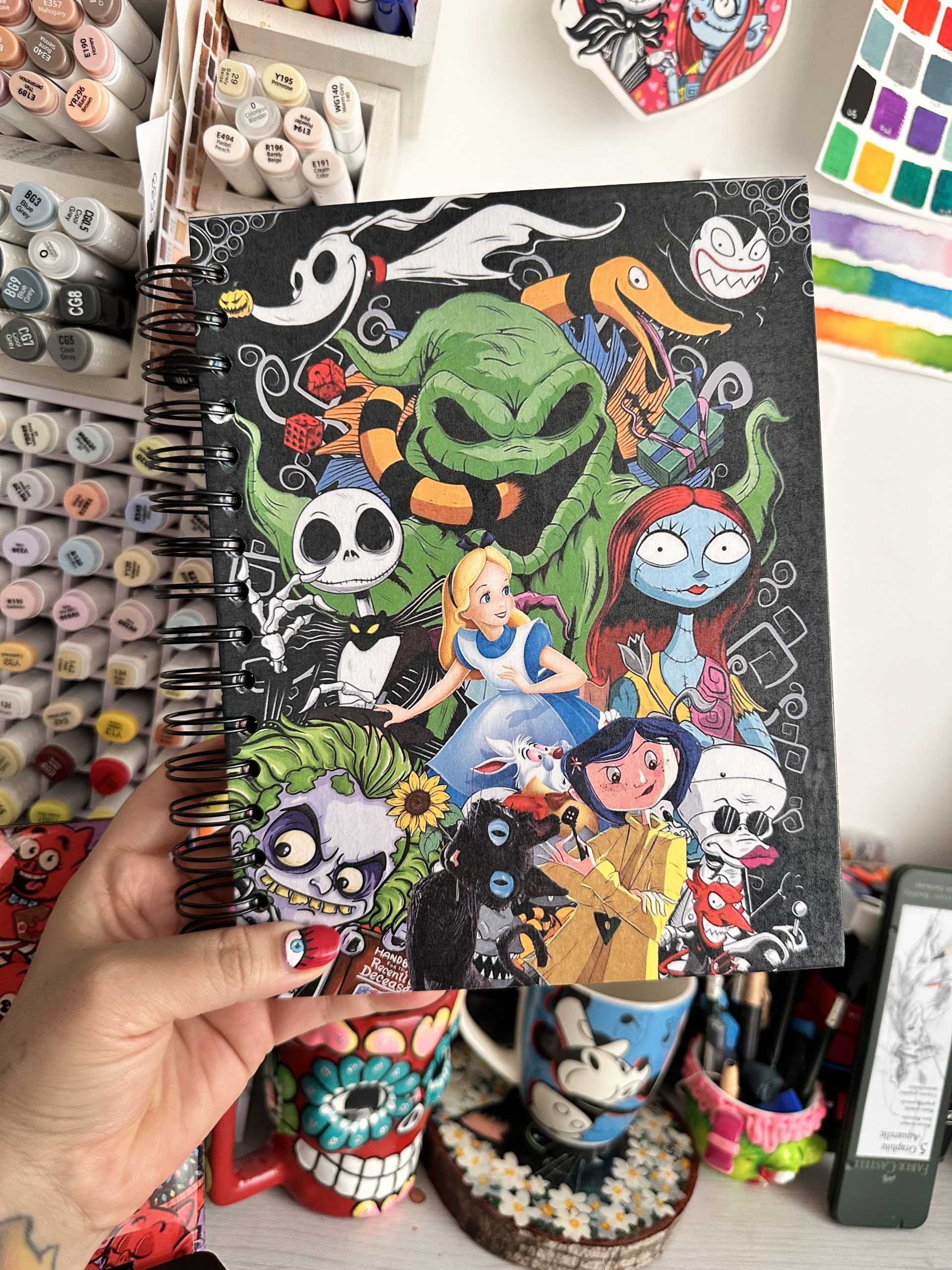 Agenda 📔 collage personajes TB y Coraline